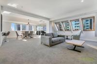 QV Stays Elegant City Apartment on the Square - B&B Auckland
