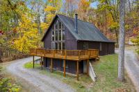 Sqyrls Nest - Hot Tub, Pet Friendly, Screen Porch, Grill, Wifi, Fire Pit, Deck, View, Family Friendly, Game Room, Shuffle Board, Wood Stove - Chambres d'hôtes Berkeley Springs