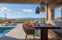 Villa VIEW with Private Pool, Sauna & Seaview - B&B Gialova