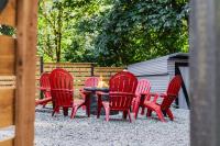Creekside Retreat King Firepit Yoga DeckBBQ - B&B Seattle