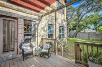 Charming 2BD - Billiards Near Lady Bird Lake & DT - Bed and Breakfast Austin