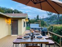 Cozy Cabin Near Yosemite & Bass lake, Breathtaking Views & Private Hot Tub, BBQ, Nature Getaway - B&B Oakhurst