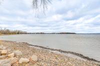 Ski, Fish & Unwind: Peaceful Lake Champlain Home! - B&B West Chazy