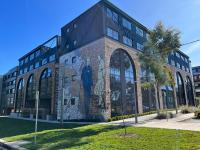 Luxurious 2 Bed 2 Bath Woolstore apartment - Ferienwohnung Kingston