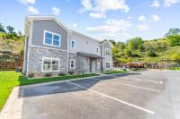 4BR Branson Retreat - Close to Attractions! - B&B Branson