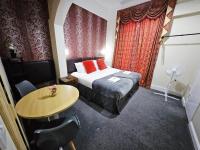 Southsea Ground-Floor Studio Apartment with Free Private Parking - B&B Portsmouth