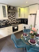 Flamingo Short Lets Greenleys - B&B Wolverton