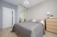 Cozy Apartment for 8 People with Air Conditioning and 2 Parking Spaces by Noclegi Renters - Ferienwohnung Warschau