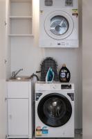 Artful 1-bedroom Apt in Burwood, near everything - B&B Sydney