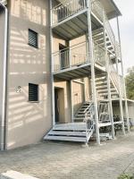 3-Zimmer-Apartment mit Terrasse, 5 Min zu Bahn & Shops - Chambres d’hôtes Luterbach