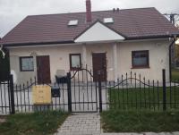 Wiosenny Biały Domek u Małgosi - B&B Kiełczów