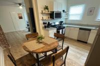 Fully Furnished Monthly Stay or Weekend Getaway - B&B Hot Springs