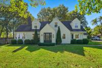 Kansas Cape Cottage - B&B Overland Park