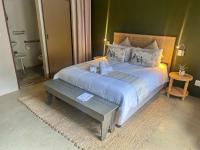 Habitación con cama grande 