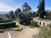 T2 de la Bastide Rouge vue exceptionnelle (180°) sur Aix domaine privé T2 indépendant de 37 m2 avec terrasse exposée plein sud Piscine 10 X 5 - Chambres d'hôtes Aix-en-Provence
