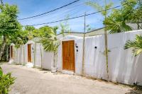 Marghe 1BR Romantic Villa, 5 Mins to Thomas Beach - B&B Badung