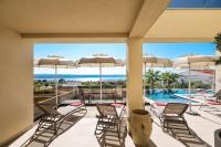 Villa Novue with pool - B&B Maslenica