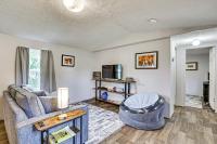 Riverfront Floral City Stay w/ Dock & Hot Tub! - B&B Floral City