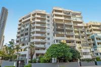 Stylish 2BR Retreat with Pool, Gym & Balcony! - B&B Brisbane