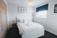 Top-Floor 2-Bed Near Braehead - Ferienwohnung Renfrew