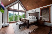 Gatlinburg Splash Home Theater Heated Indoor Pool Game Room - B&B Gatlinburg