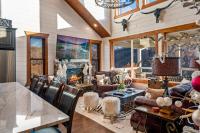 Gatlinburg Splash Home Theater Heated Indoor Pool Game Room - B&B Gatlinburg