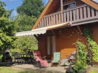 Maison en bois avec jardin, idéal randonnée, fibre haut débit, équipements bébé près du Mans et Tours - FR-1-410-195 - B&B Thoiré-sur-Dinan