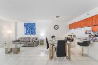 Luxury Bayview Condo | Pool, Gym & Skyline Views - B&B Miami