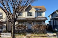 Social Retreat 15min to West Edmonton Mall with Hot Tub, Games Room & King Ensuite - B&B Edmonton