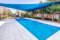 Exquisite Apartment with BBQ and Pool, near Shops - B&B Phillip