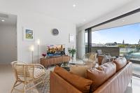 Gorgeous 3-Bed Apartment with City Views - B&B Brisbane