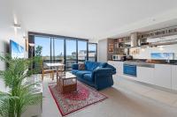 Eclectic 1-Bed Apartment with Pool and Gym - Bed and Breakfast Melbourne