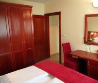 Comfort One-Bedroom Apartment with Balcony and Sea View