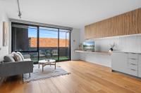 Lovely 1-Bed with Balcony in St Kilda's Heart - B&B Melbourne