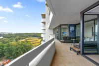 Luxe 2-Bed: Modern Interiors Balcony & BBQ Area - B&B Sydney