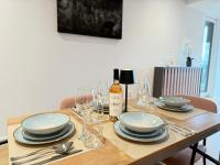 Cozy Brand New Aparthotel Suceava - Bed and Breakfast Suceava