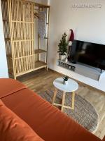 Studio Lit King-Size