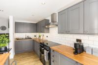 Stylish Modern 2 Bed with Parking - Pass the Keys - Ferienwohnung Stratford-upon-Avon