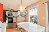 Beach Breeze East - Bed and Breakfast Bradenton Beach