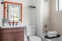 Unit 1 Cozy 1BR Apt with Parking - B&B Miami