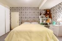 Studio Apartment in Casa, semi-bsmt - B&B Toronto