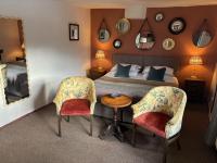 Double or Twin Room with Shower