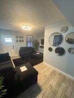 3 bed room 5 beds 1 bath sleeps 6 guest - Chambres d’hôtes Hamilton