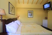 Camera Matrimoniale con Vista Giardino