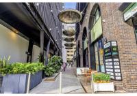 Stylish CBD Apartment with Courtyard and Parking - B&B Newcastle