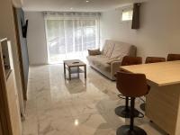 Independent apartment for 4 people in house - B&B Janzé