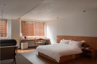 Habitación con cama grande 