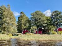 Historic Lakeside House With Private Beach - B&B Skånes Fagerhult