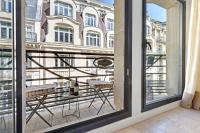 Champs-Élysées & Arc de Triomphe - 2BR - Paris Vacation Rentals - B&B Paris