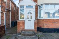 #87 Beautiful Birmingham home - Sleeps 8 - Close to Cadbury World - " Perfect for Contractors and Families - Free Parking" - Chambres d'hôtes Birmingham
